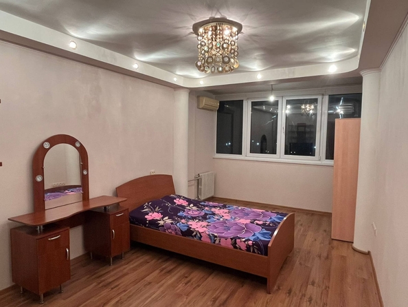 
   Продам 2-комнатную, 63 м², Островского ул, 1

. Фото 4.