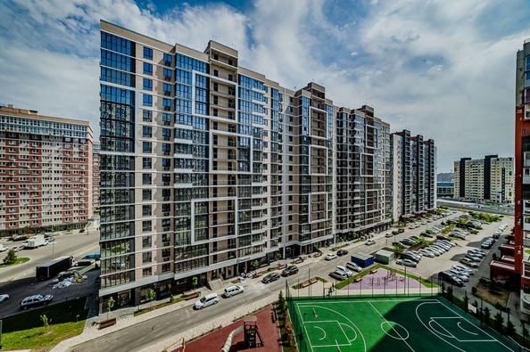 
   Продам 2-комнатную, 51 м², Западный Обход ул, 39/1к2

. Фото 19.