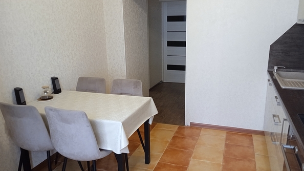 
   Продам 2-комнатную, 51 м², ГСК-11 тер

. Фото 8.