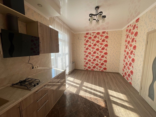 
   Продам 1-комнатную, 57 м², Савицкого ул, д 11А

. Фото 2.