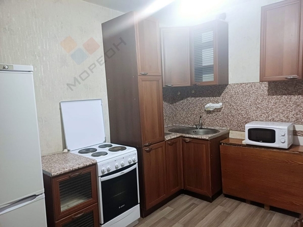 
   Продам 1-комнатную, 39.5 м², Евгении Жигуленко ул, 4

. Фото 2.