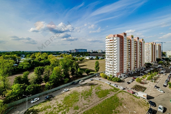 
   Продам 2-комнатную, 53.3 м², Академика Лукьяненко П.П. ул, 8

. Фото 24.