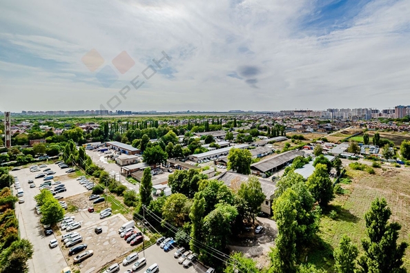 
   Продам 2-комнатную, 67.2 м², Александра Покрышкина ул, 2/2

. Фото 15.