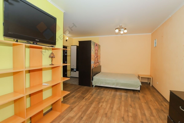 
   Продам 1-комнатную, 39.7 м², Сергея Есенина ул, 84Г

. Фото 4.