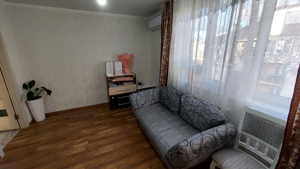 
   Продам 2-комнатную, 50 м², Рождественская ул, 42

. Фото 4.