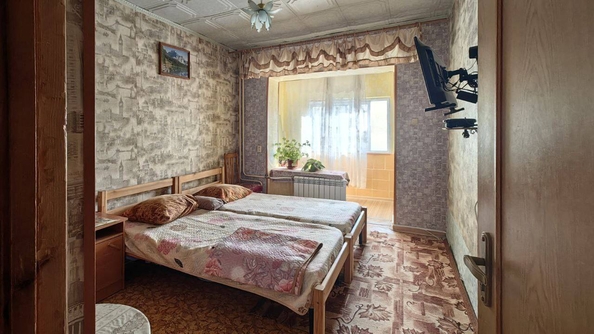 
   Продам 2-комнатную, 69 м², 50 лет СССР ул, 10А

. Фото 2.