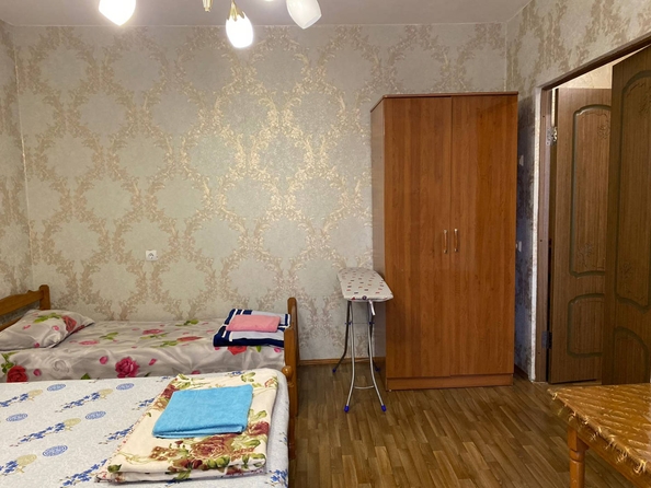 
   Продам 3-комнатную, 75.7 м², Победы ул, 111

. Фото 3.