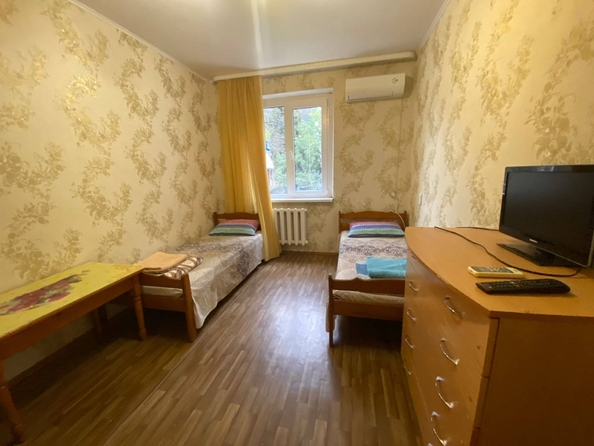 
   Продам 3-комнатную, 75.7 м², Победы ул, 111

. Фото 11.