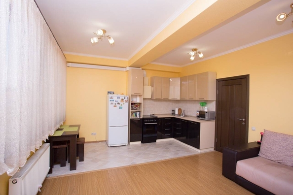 
   Продам 2-комнатную, 48 м², Молокова ул, 42А

. Фото 1.