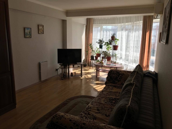 
   Продам 2-комнатную, 78.9 м², Урожайная ул, 71Ак2

. Фото 3.