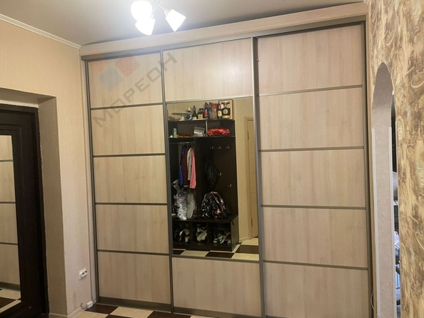 
   Продам 2-комнатную, 65 м², Средняя ул, 81/4

. Фото 5.