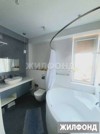 
   Продам 3-комнатную, 60 м², Гастелло ул, 28к1

. Фото 8.