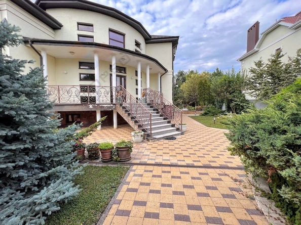 
   Продам дом, 400 м², Краснодар

. Фото 1.