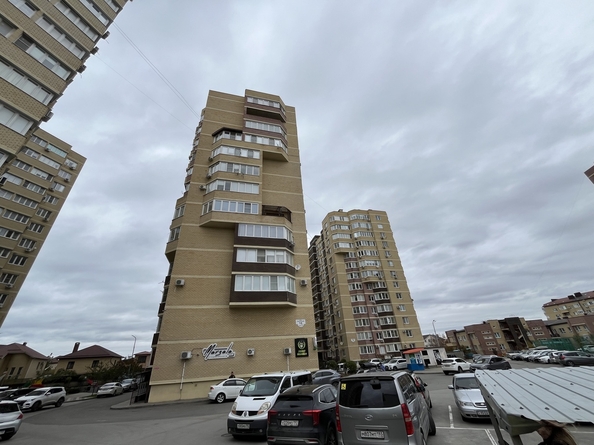 
   Продам 1-комнатную, 38 м², Лазурная ул, 10к1

. Фото 3.