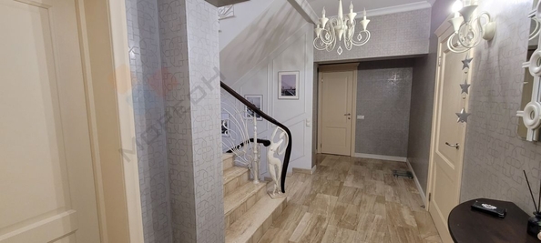 
   Продам дом, 370 м², Краснодар

. Фото 4.