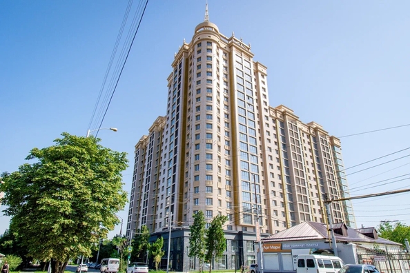 
   Продам 1-комнатную, 62.39 м², Дзержинского ул, 95

. Фото 2.