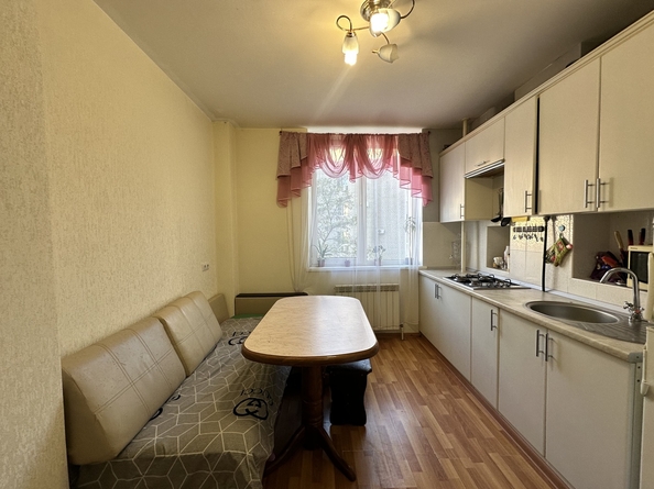 
   Продам 1-комнатную, 53 м², Ленина ул, 195

. Фото 12.