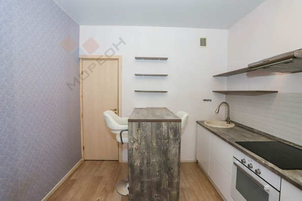 
   Продам 1-комнатную, 32 м², Героя Яцкова И.В. ул, 1/10

. Фото 6.