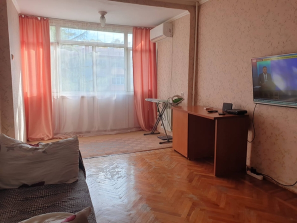 
   Продам 2-комнатную, 54 м², Роз ул, 54

. Фото 2.