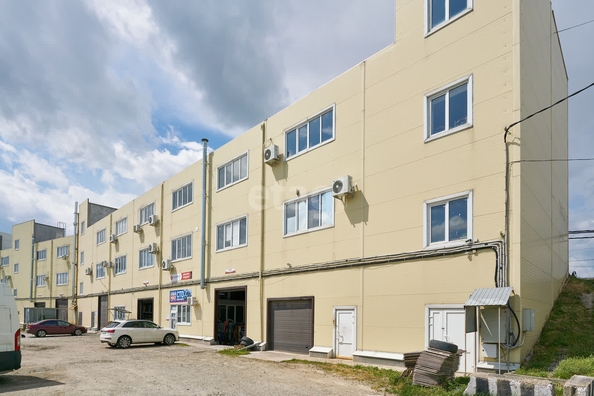 
   Продам офис, 1490 м², Уральская ул, 212/20

. Фото 2.