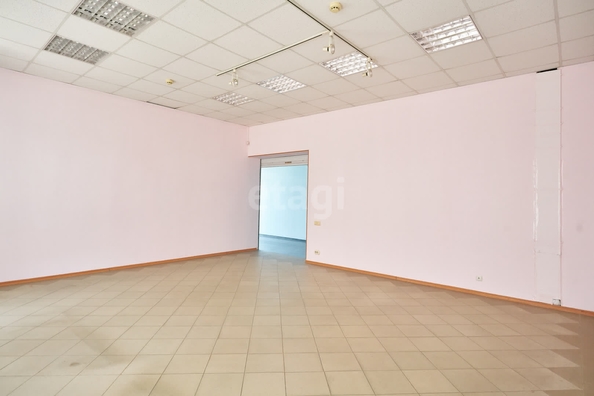 
   Продам офис, 585 м², Уральская ул, 136

. Фото 1.