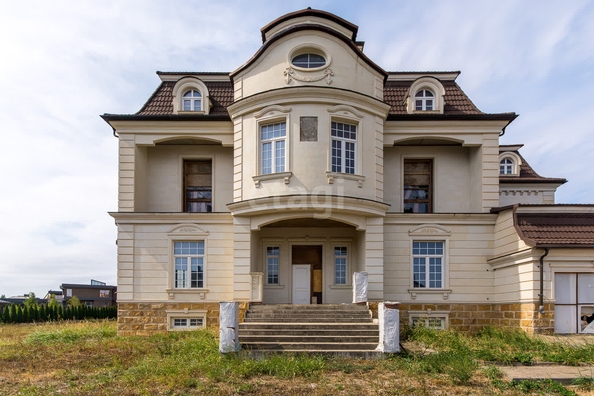 
   Продам дом, 1400 м², Краснодар

. Фото 1.