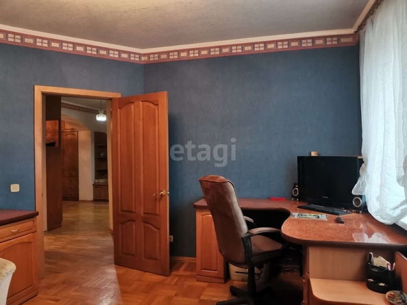 
   Продам 3-комнатную, 102.5 м², 2-я Линия Нефтяников ул, 7/1

. Фото 6.