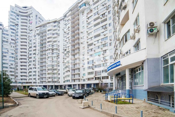 
   Продам 2-комнатную, 80 м², Кубанская Набережная ул, 31/1

. Фото 9.