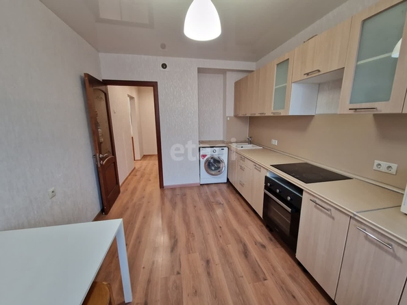 
   Продам 2-комнатную, 59.4 м², Черкасская ул, 53

. Фото 2.