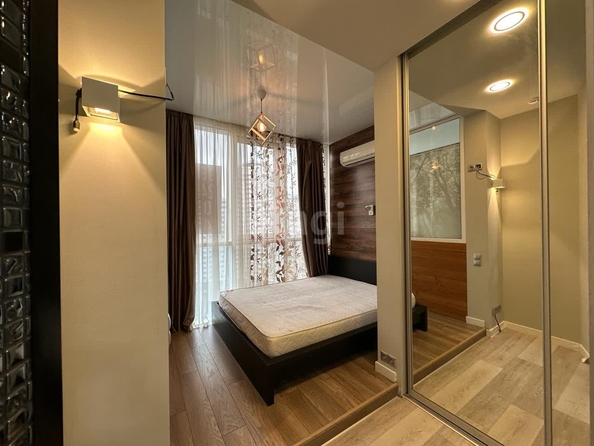 
   Продам 3-комнатную, 90 м², Кубанская Набережная ул, 37/12

. Фото 7.