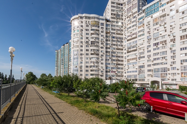 
   Продам 3-комнатную, 88.4 м², Кубанская Набережная ул, 31/1

. Фото 24.