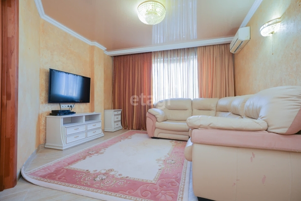 
   Продам 3-комнатную, 88.4 м², Кубанская Набережная ул, 31/1

. Фото 2.