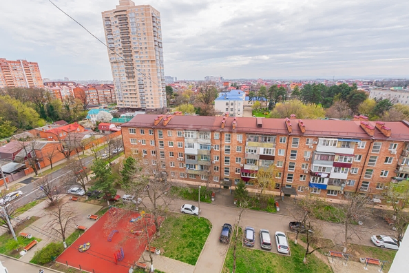 
   Продам 3-комнатную, 62.8 м², Ставропольская ул, 184

. Фото 15.