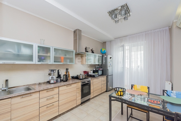 
   Продам 2-комнатную, 73.1 м², Кожевенная ул, 60

. Фото 1.