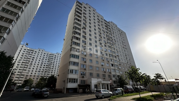 
   Продам 2-комнатную, 65.8 м², Черкасская ул, 58

. Фото 14.