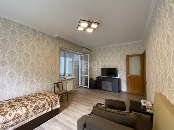 
   Продам 2-комнатную, 70.4 м², Черкасская ул, 83

. Фото 1.