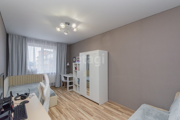 
   Продам 2-комнатную, 57.9 м², Ангарская ул, 2/6

. Фото 1.