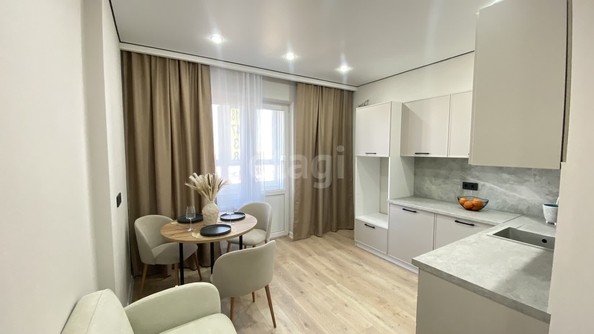 
   Продам 1-комнатную, 41 м², Питерская ул, 40/3

. Фото 1.