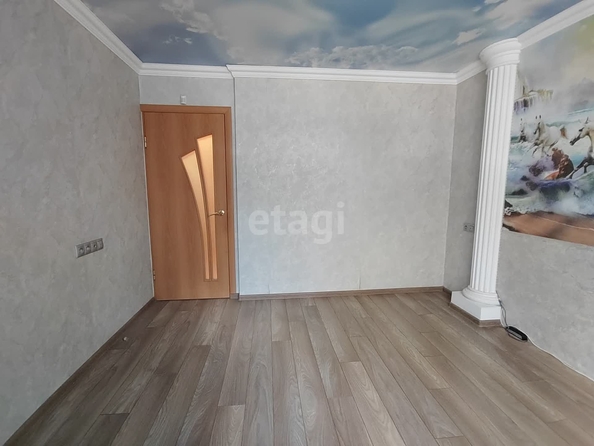 
   Продам 2-комнатную, 56.5 м², Репина пр-д, 28

. Фото 4.