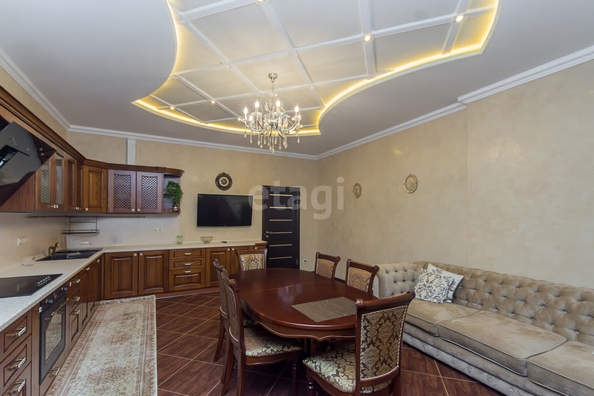 
   Продам 3-комнатную, 132.5 м², Кубанская Набережная ул, 37

. Фото 4.