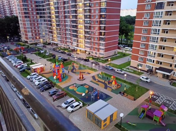 
   Продам 2-комнатную, 57.7 м², Героев-Разведчиков ул, 8/2

. Фото 18.