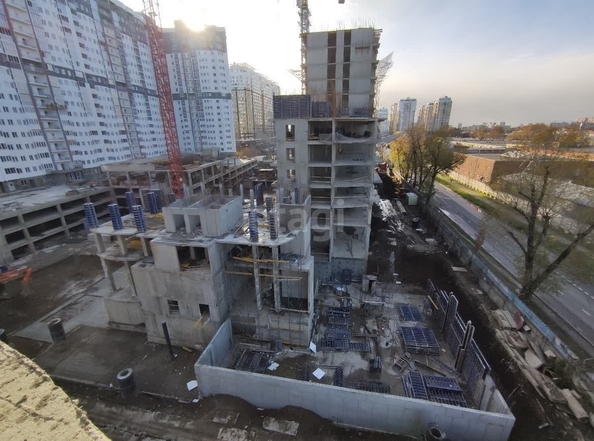 
   Продам 2-комнатную, 58.36 м², Режиссёр, литера 3

. Фото 5.