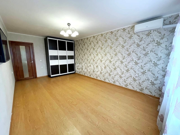 
   Продам 2-комнатную, 61 м², Кружевная ул, 14

. Фото 2.