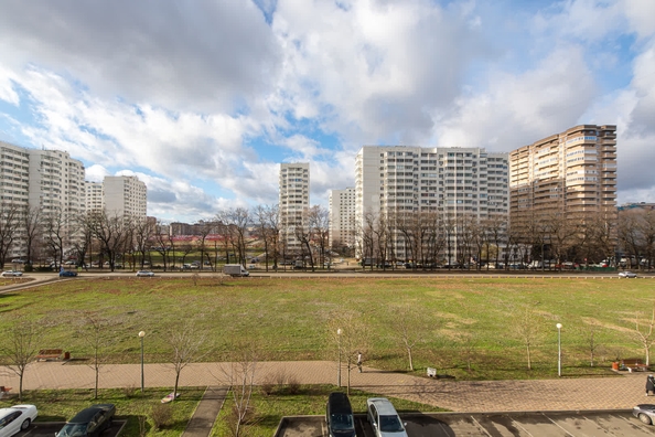 
   Продам 1-комнатную, 37.9 м², Черкасская ул, 60/1

. Фото 23.