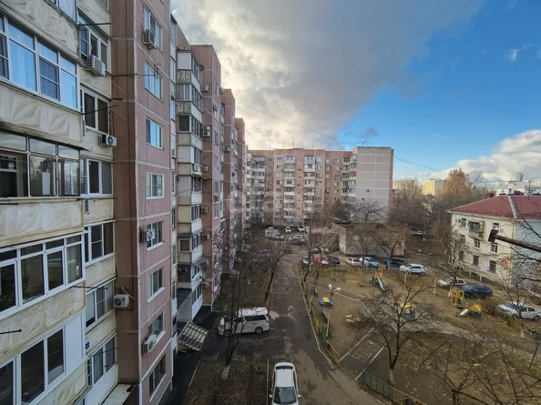 
   Продам 3-комнатную, 73 м², Ставропольская ул, 172

. Фото 20.