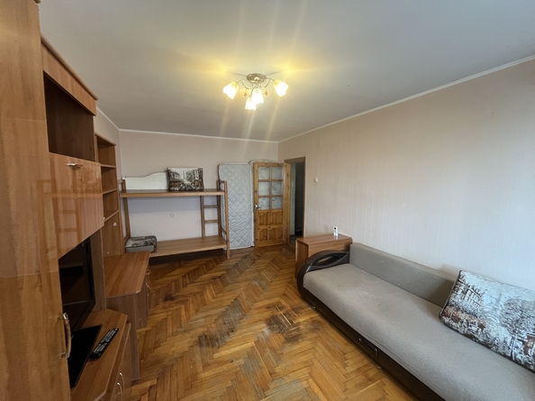 
   Продам 1-комнатную, 32 м², Стахановская ул, 9

. Фото 1.