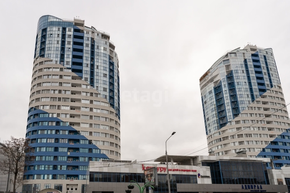 
   Продам 2-комнатную, 70.2 м², Кубанская Набережная ул, 39

. Фото 40.