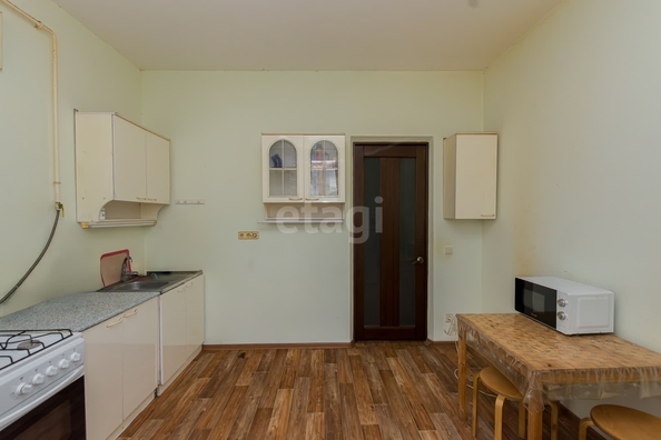 
   Продам 3-комнатную, 137.7 м², Черкасская ул, 107

. Фото 2.