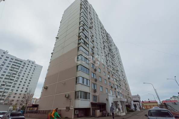 
   Продам 2-комнатную, 56.4 м², Черкасская ул, 58

. Фото 25.