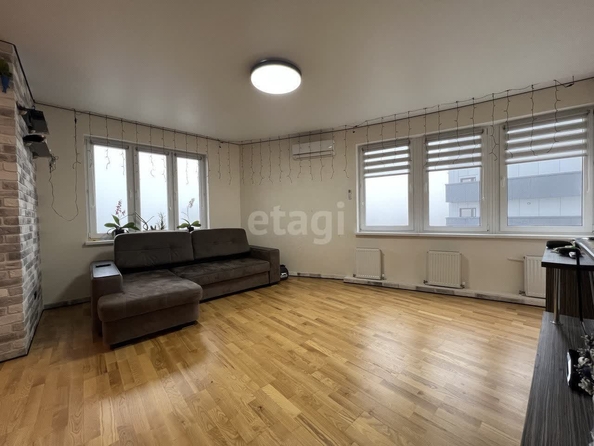 
   Продам 3-комнатную, 96 м², Уральская ул, 75/2

. Фото 1.